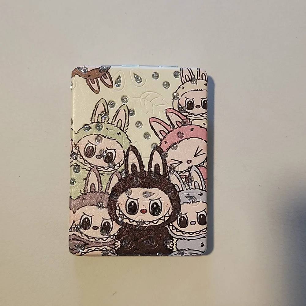 Labubu compact mirror - Picture 1 of 2